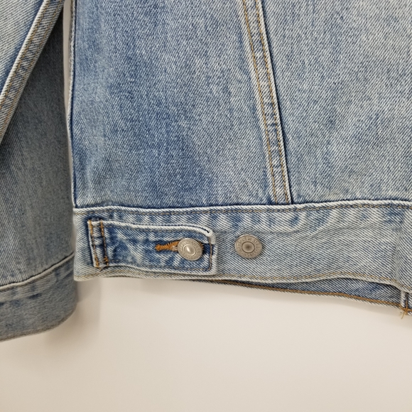 Levi's | NWT Ex-Boyfriend Trucker Denim Jacket - Picture 6 of 9